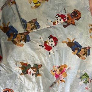 Full/Queen Duvet cover and 2 pillow cases gently used